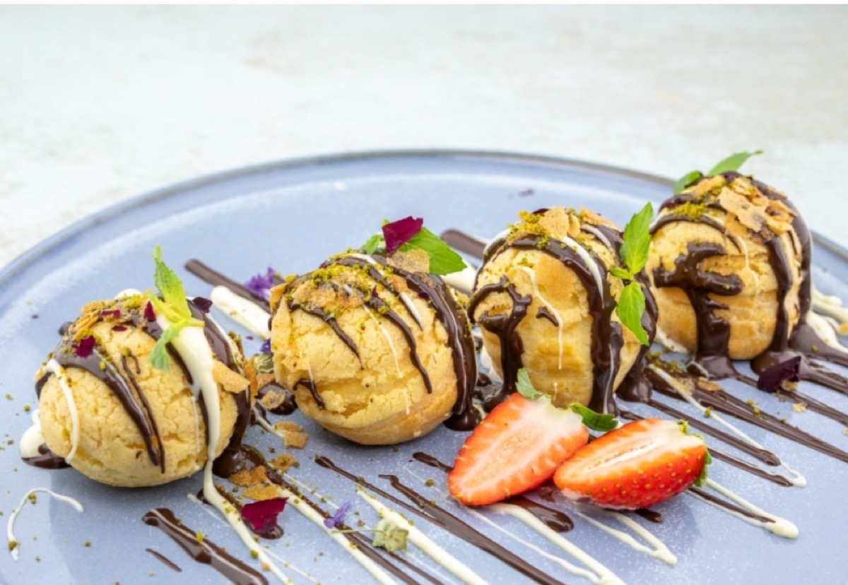 CREAM PUFF