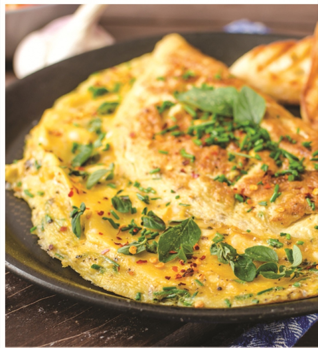 SEBZELİ BEYAZ PEYNİRLİ OMLET